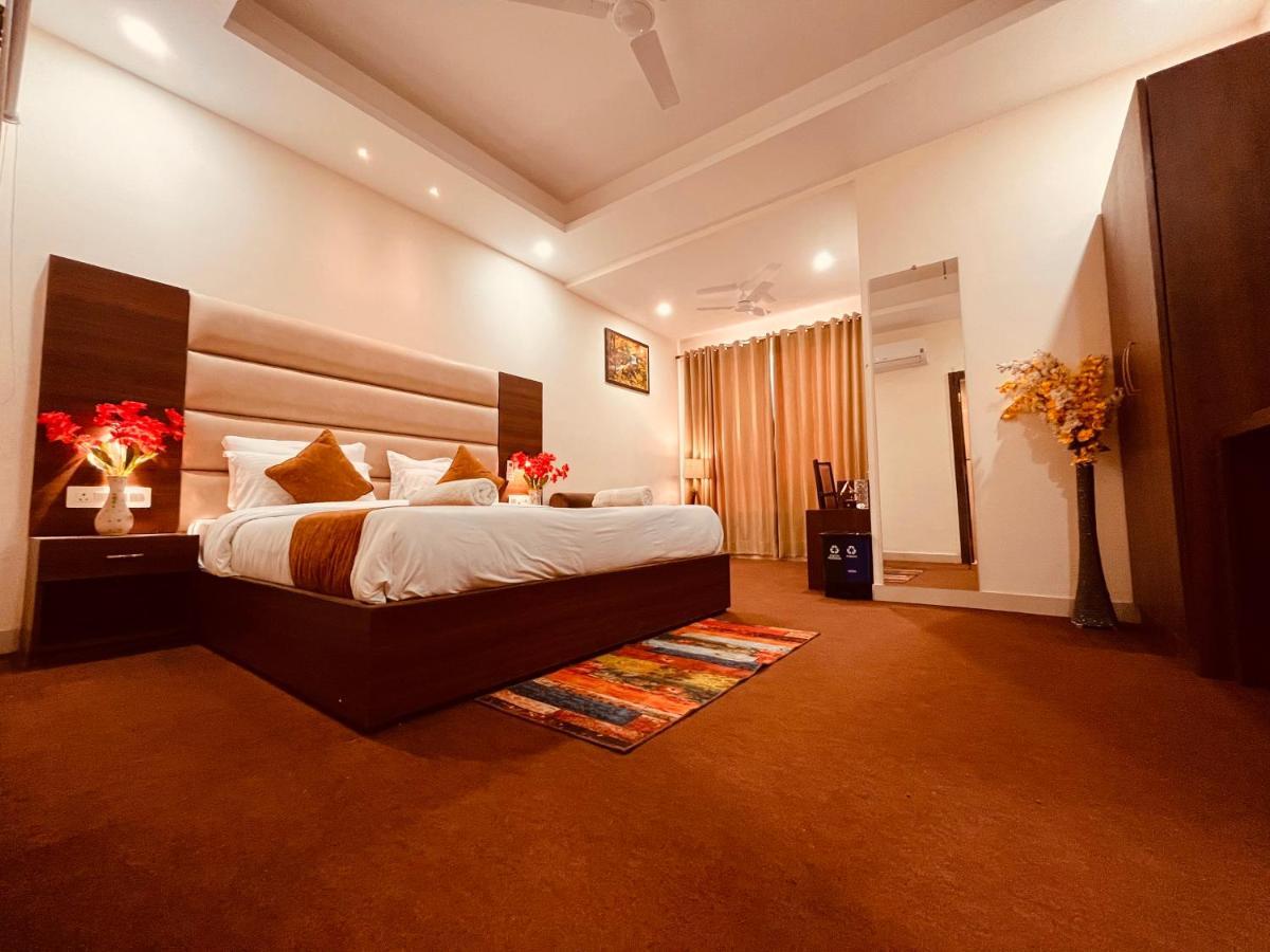 Hotel The Pacific Grand, Haridwār Екстериор снимка
