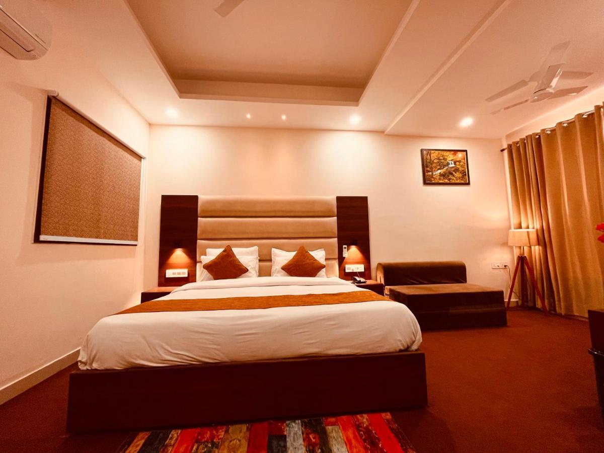 Hotel The Pacific Grand, Haridwār Екстериор снимка