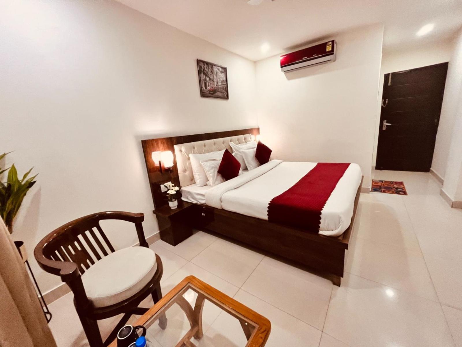 Hotel The Pacific Grand, Haridwār Екстериор снимка